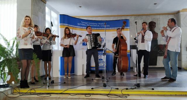 Вітальна програма студентів факультету мистецтв